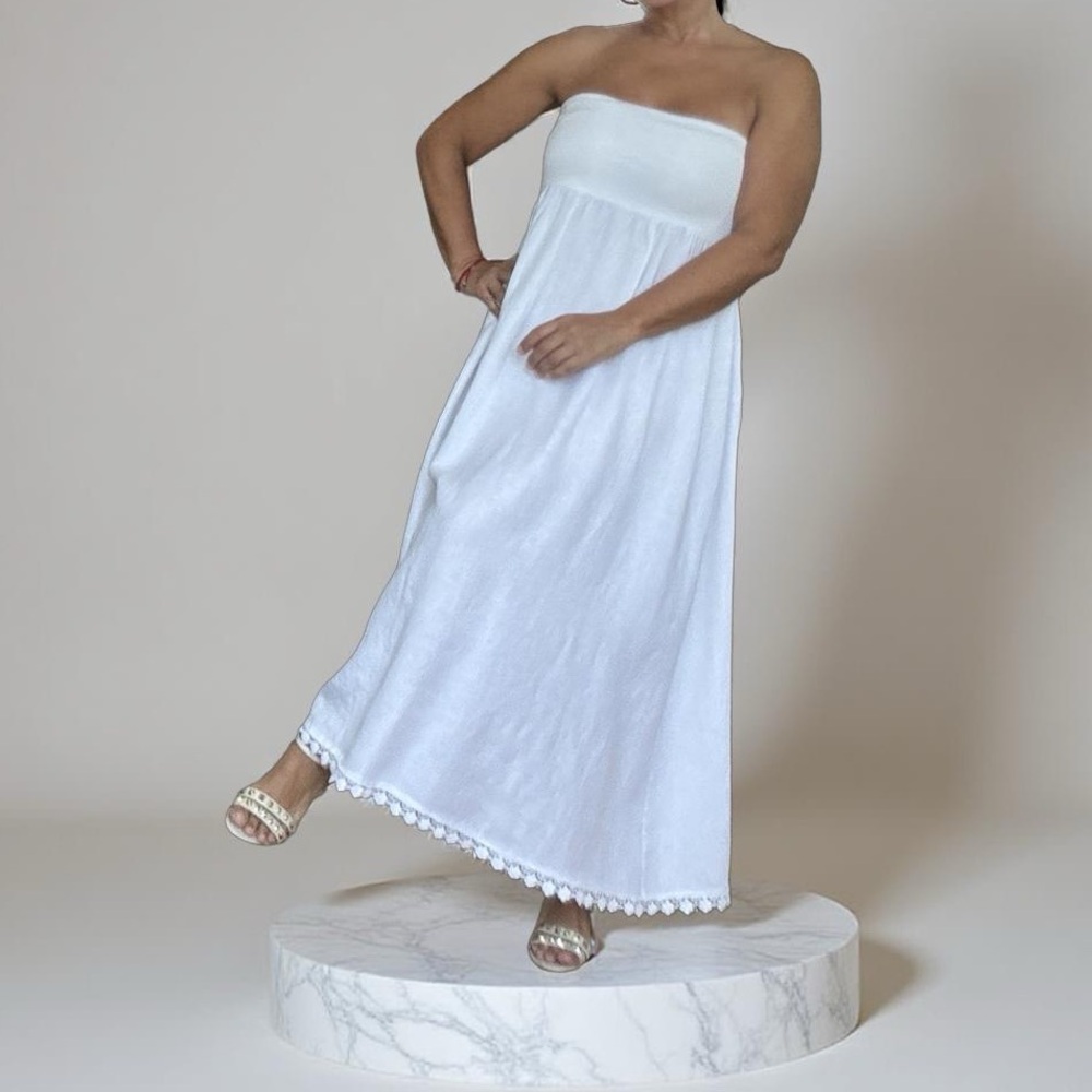 Elegant Strapless White Maxi Dress in Linen